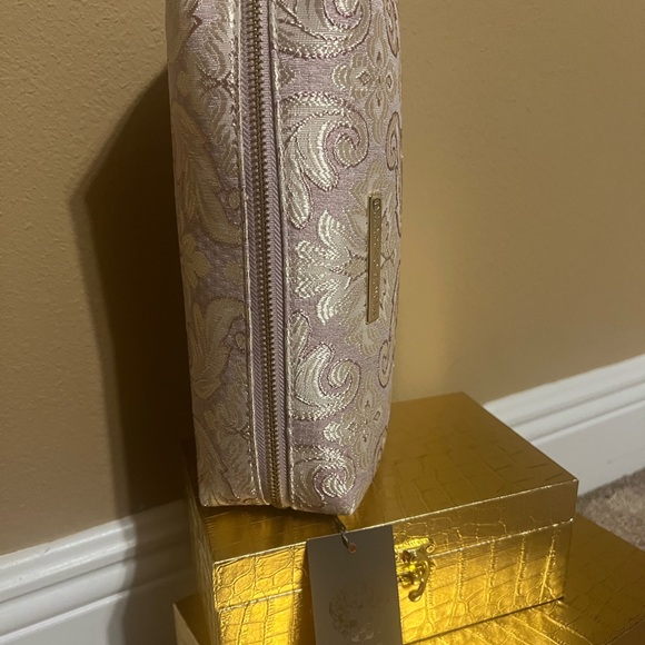 Vince Camuto Pink and Gold Embossed Cosmetics Bag NWT - Picture 8 of 10